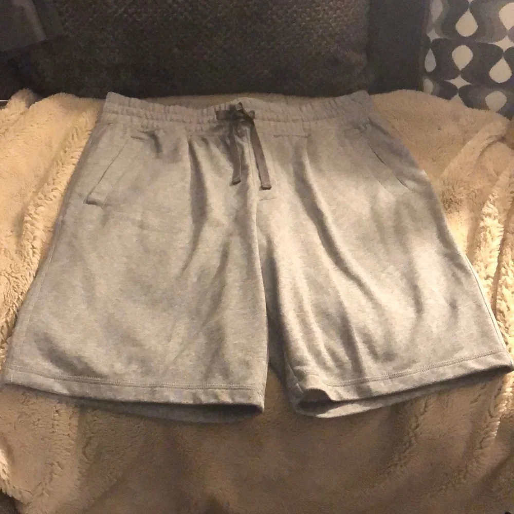 🔹4 for $30 Apt 9 9” Premier Flex Shorts, size large